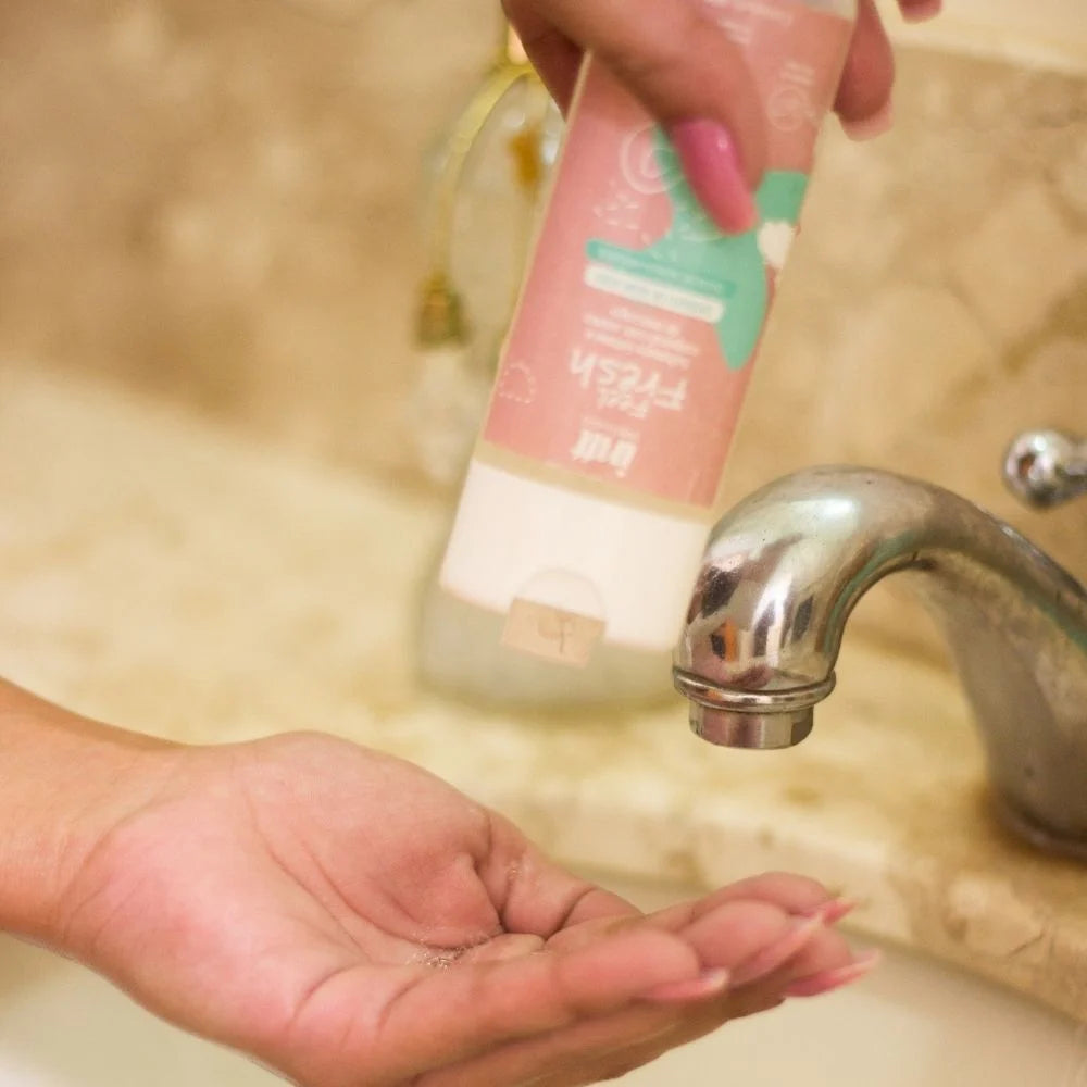 Feel Fresh Sabonete Íntimo E Corporal Com Aroma De Morango Intt Wellness 100Ml